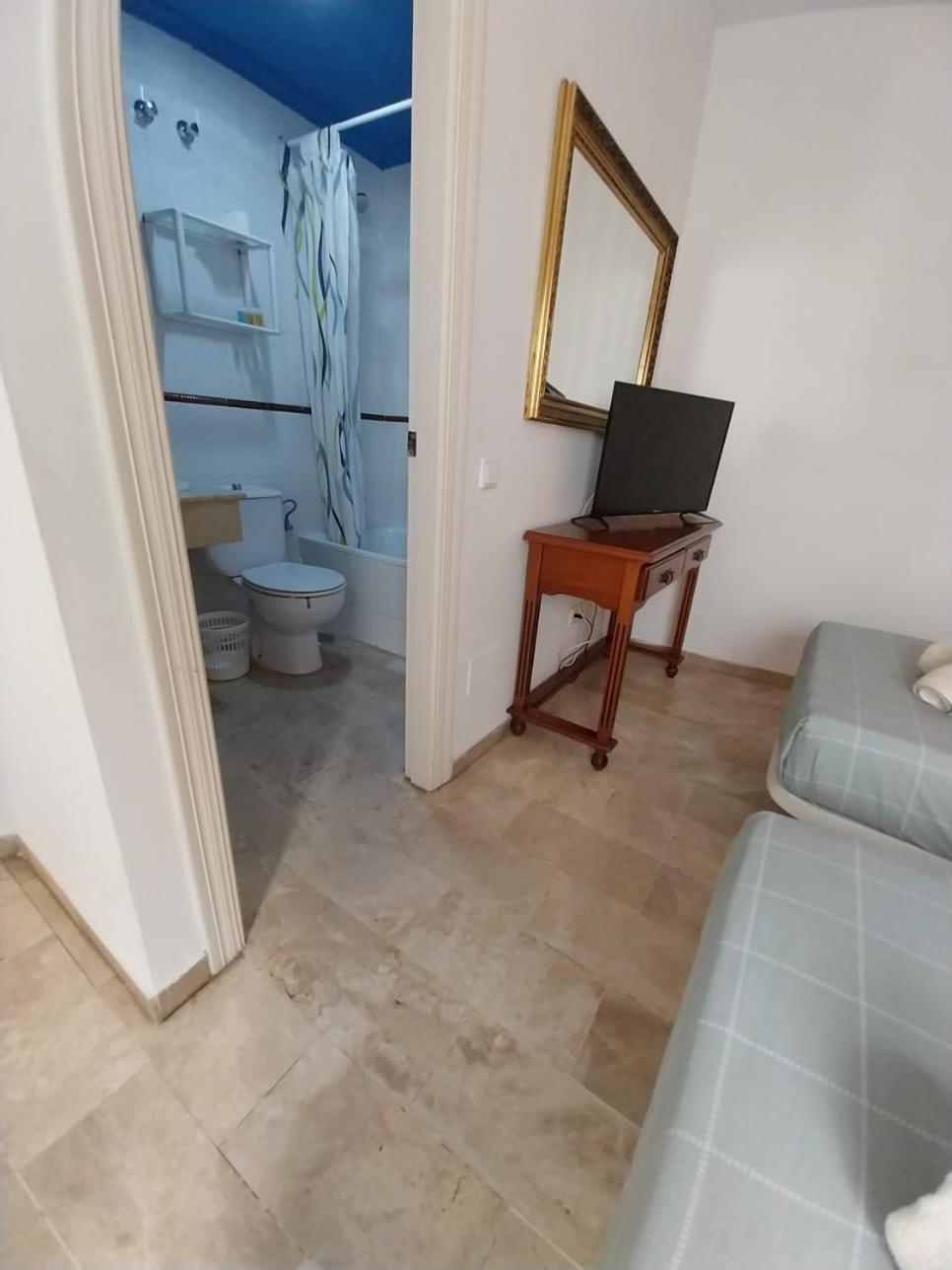 Hostal Montys Nerja Eksteriør billede