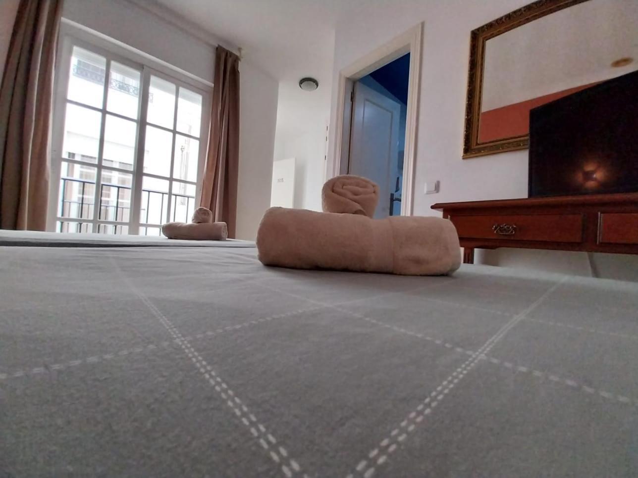 Hostal Montys Nerja Eksteriør billede