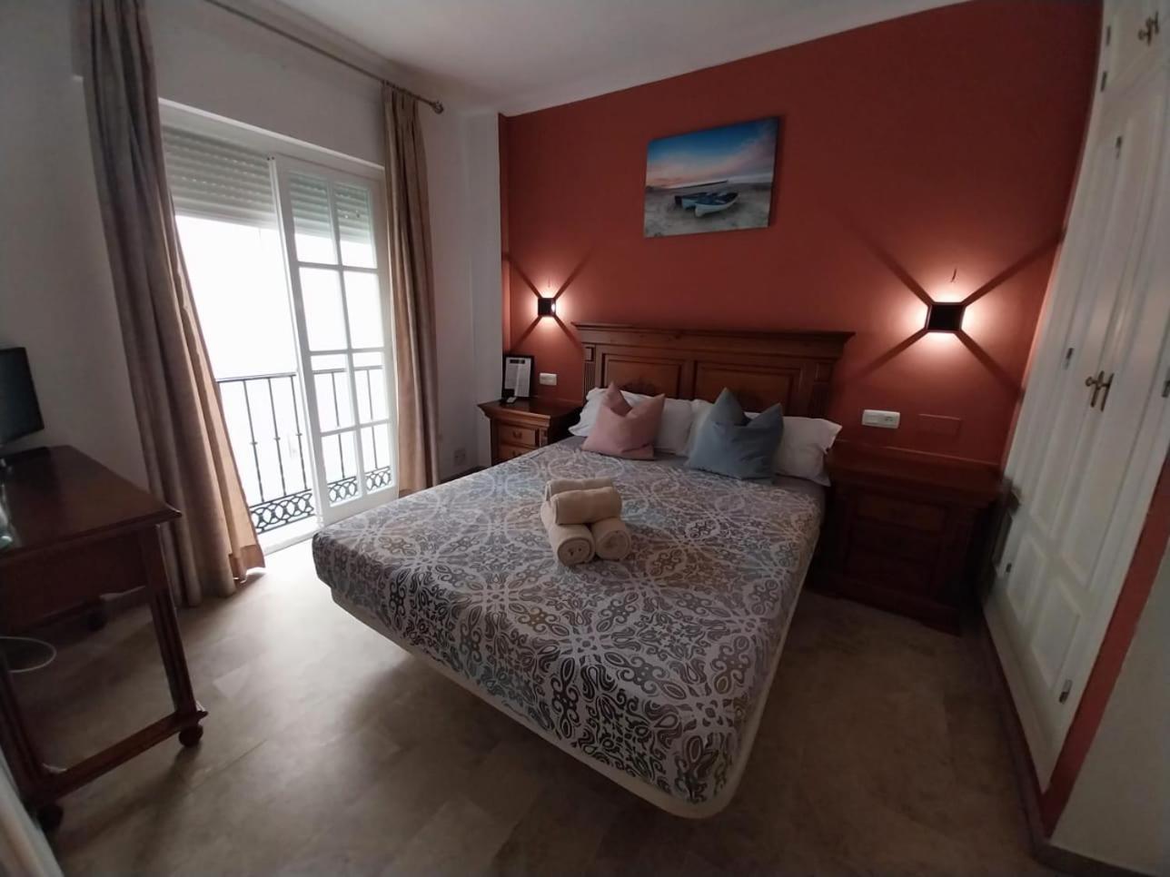 Hostal Montys Nerja Eksteriør billede