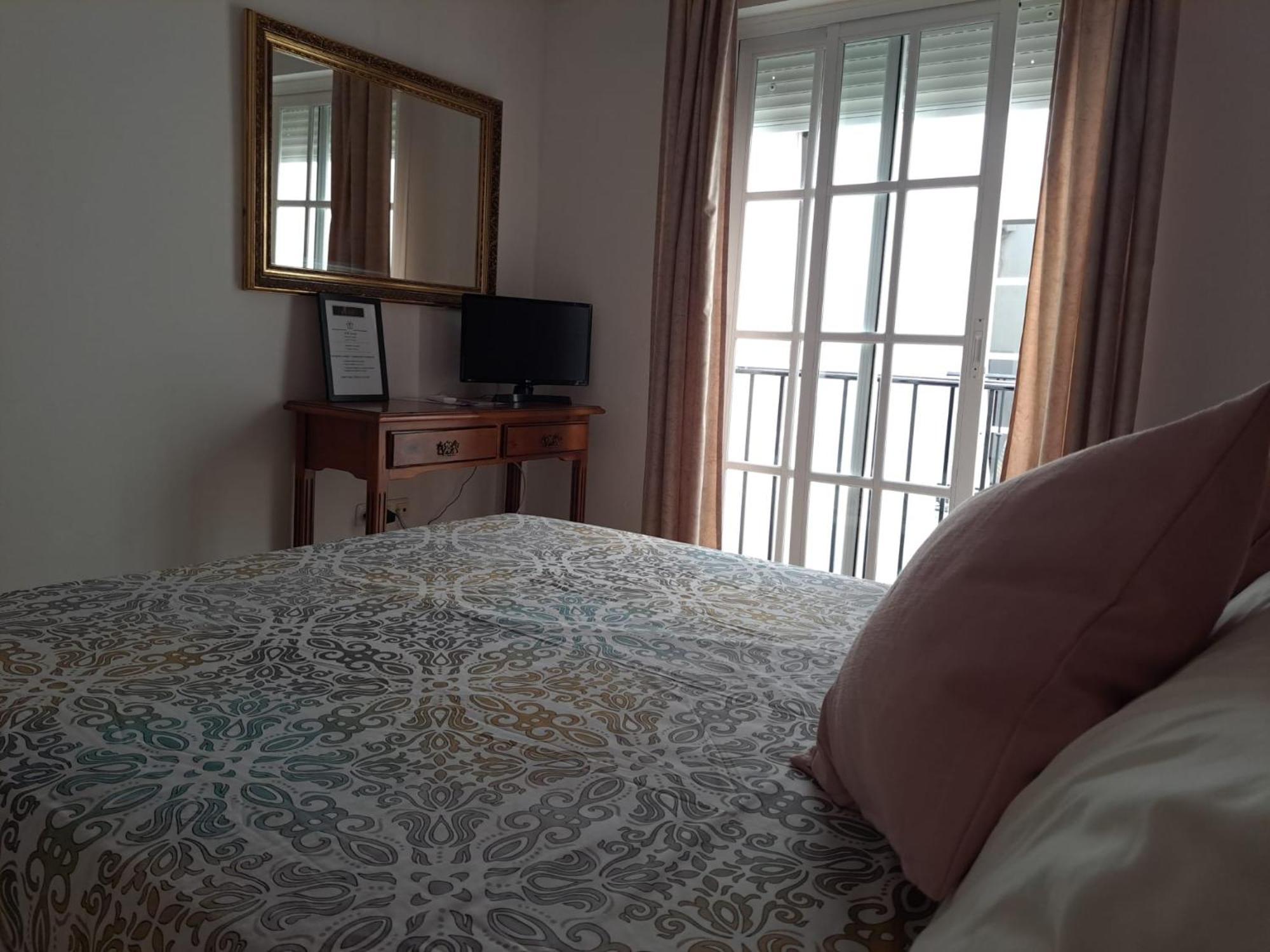 Hostal Montys Nerja Eksteriør billede