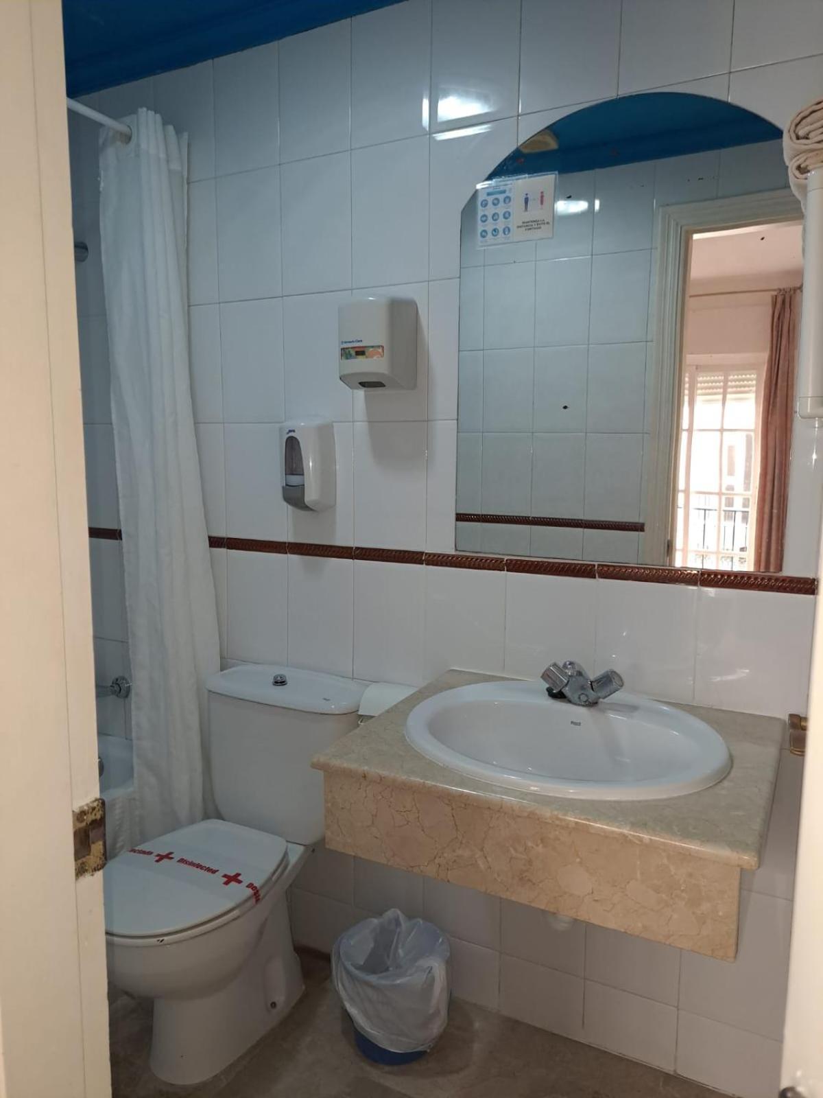 Hostal Montys Nerja Eksteriør billede