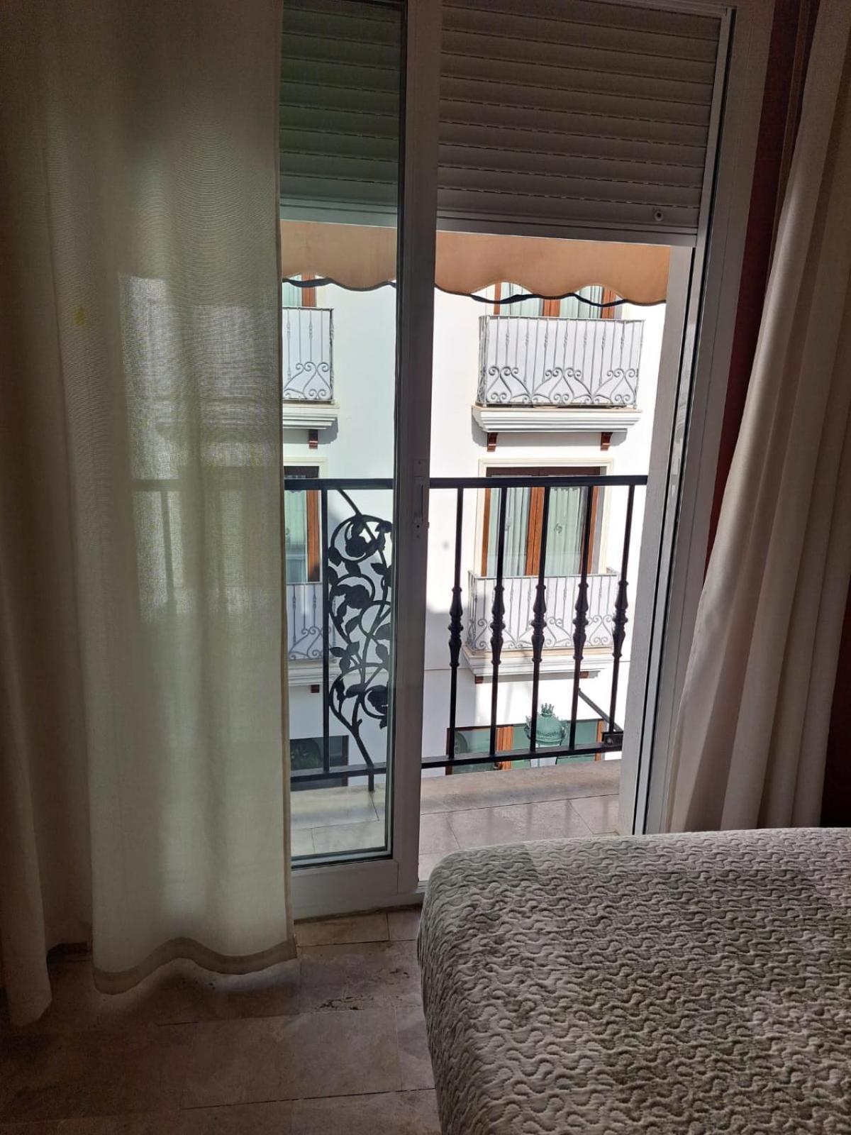 Hostal Montys Nerja Eksteriør billede