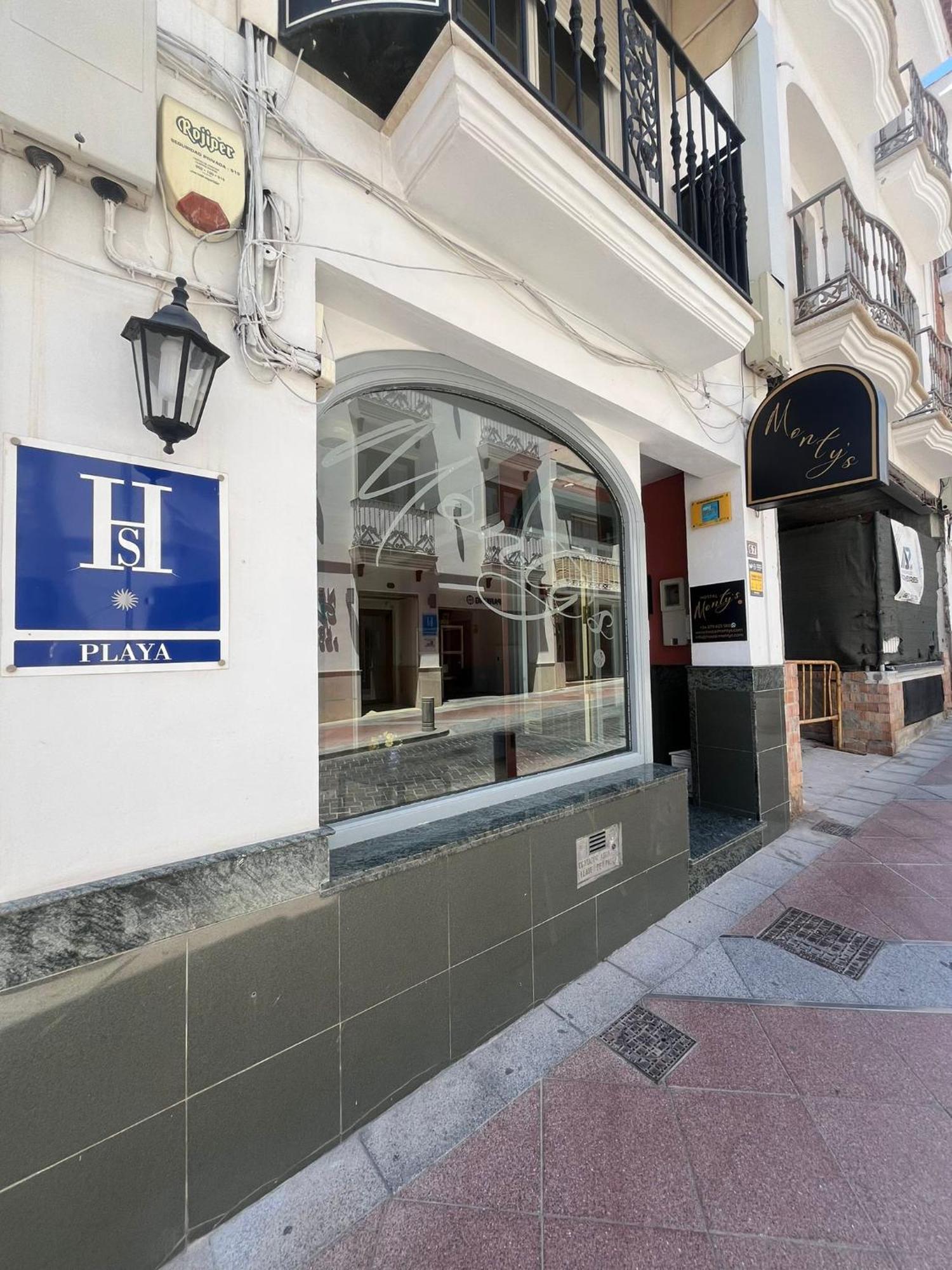 Hostal Montys Nerja Eksteriør billede