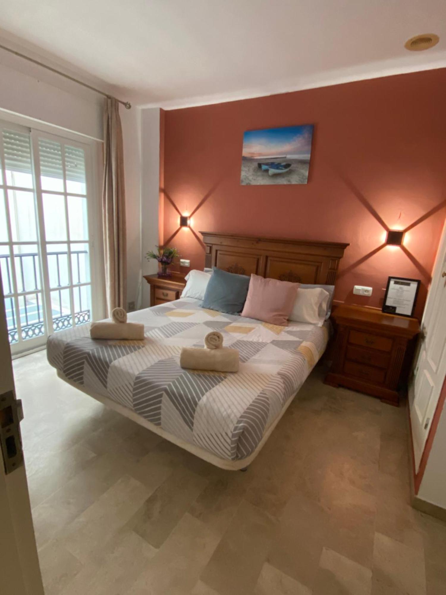 Hostal Montys Nerja Eksteriør billede